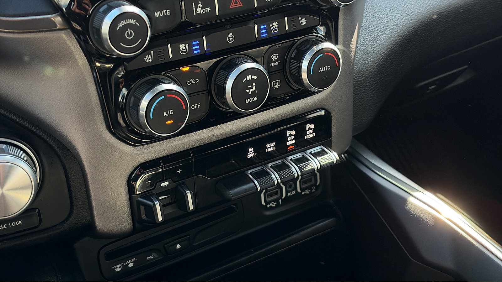 Used 2019 RAM 1500 Sport w/ Advanced Safety Group AWD/4WD image 17