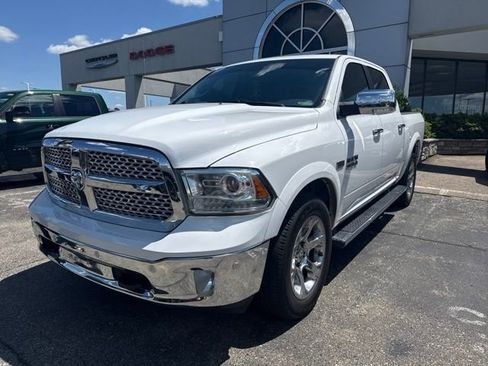 Used 2015 RAM 1500 Laramie w/ Convenience Group AWD/4WD image 16