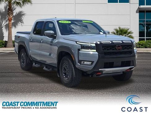 Used 2025 Nissan Frontier PRO-4X AWD/4WD image 3