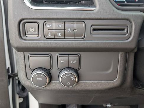 Used 2023 Chevrolet Tahoe LT w/ Luxury Package image 36