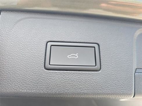 New 2026 Volkswagen Atlas SE FWD image 29