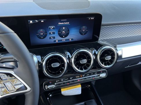 Certified 2026 Mercedes-Benz GLB 250 4MATIC image 19