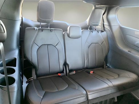 New 2026 Chrysler Pacifica Select w/ S Appearance Package image 24