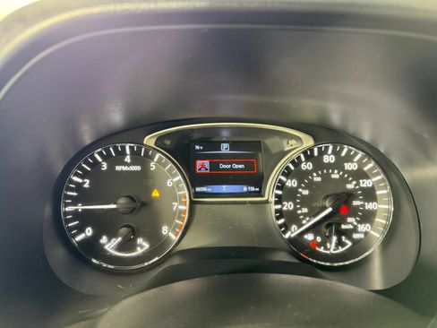 Used 2020 Nissan Pathfinder S FWD image 14