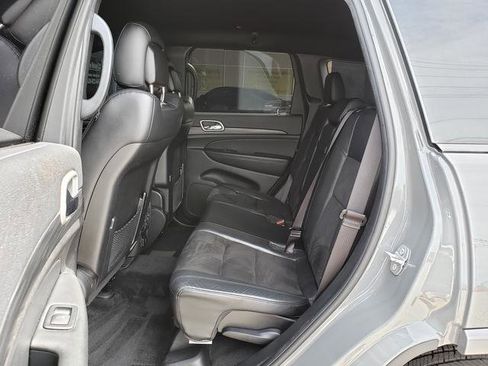 Used 2021 Jeep Grand Cherokee Laredo X image 12