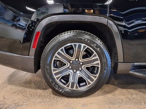 Used 2022 Jeep Wagoneer Series III w/ Flexible Seating Group image 10