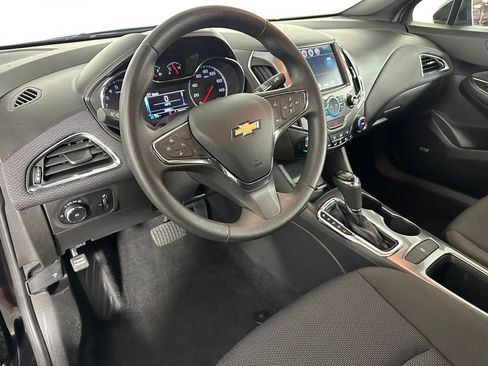 Used 2016 Chevrolet Cruze LT FWD image 11