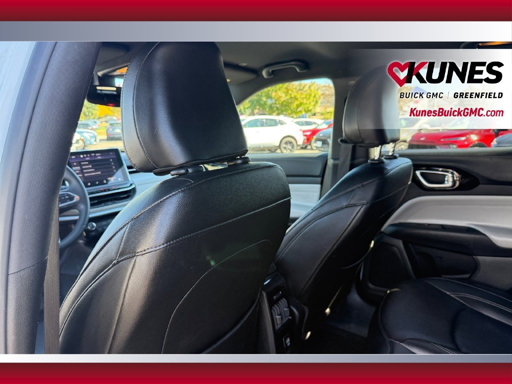Used 2025 Jeep Compass Limited AWD/4WD image 34