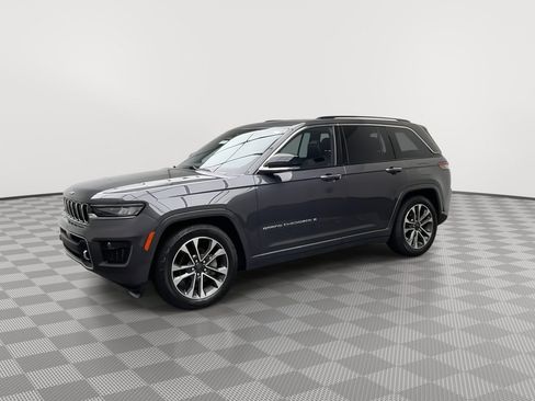 Used 2023 Jeep Grand Cherokee Overland AWD/4WD image 38