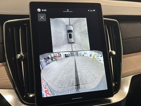 New 2026 Volvo XC90 T8 Plus w/ Protection Package Premier image 18