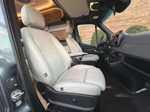 Used 2020 Mercedes-Benz Sprinter 3500 image 25