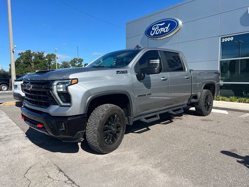 Used 2025 Chevrolet Silverado 2500 LT w/ Trail Boss Package AWD/4WD image 3