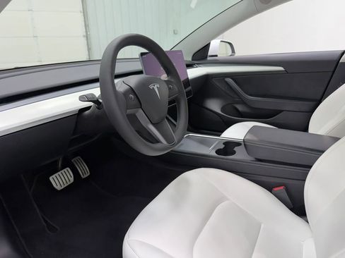 Used 2022 Tesla Model 3 Performance image 12