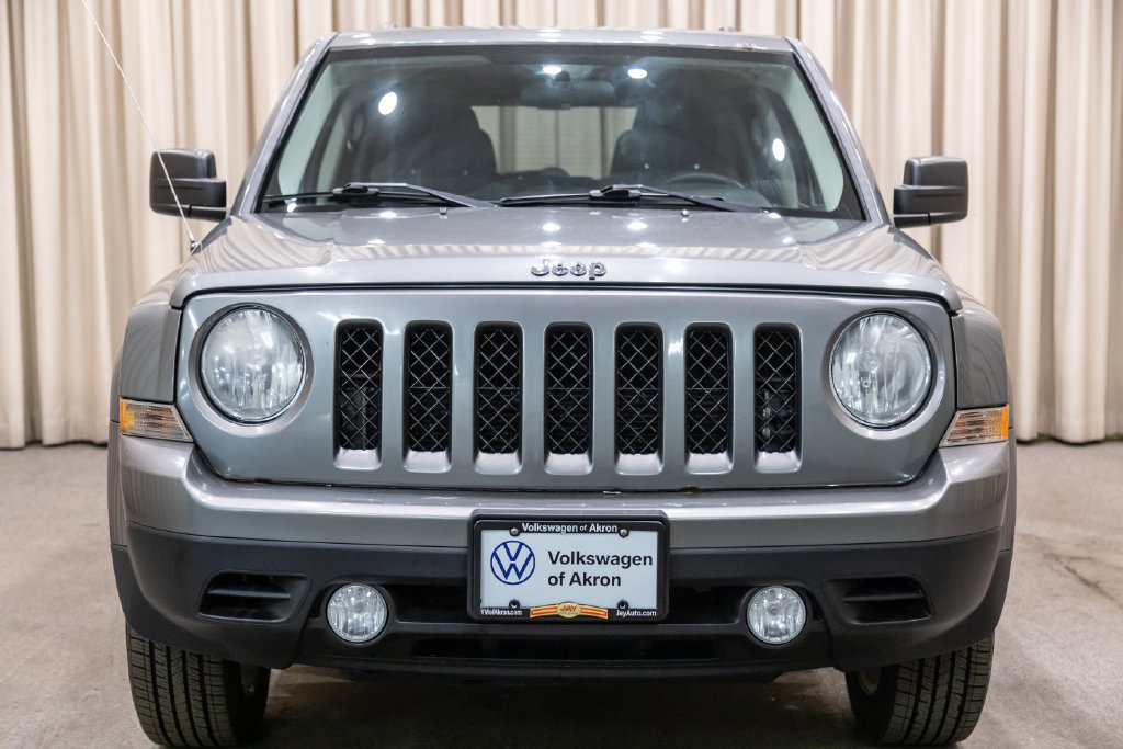 Used 2013 Jeep Patriot Latitude w/ Sun/Sound Group FWD image 3