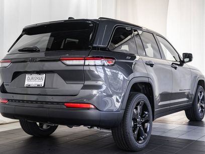 New 2025 Jeep Grand Cherokee Altitude