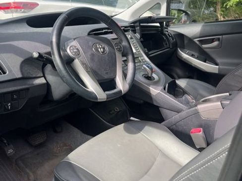 Used 2013 Toyota Prius Four w/ Deluxe Solar Roof Pkg FWD image 6