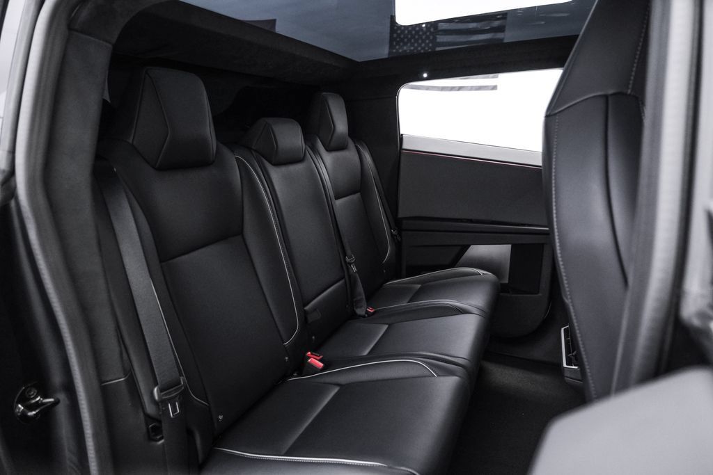 Used 2024 Tesla Cybertruck AWD Crew Cab image 32