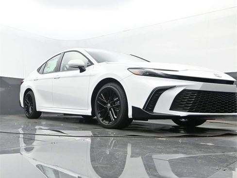 New 2026 Toyota Camry SE image 23