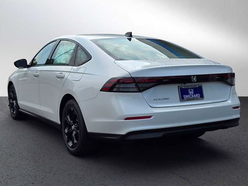 New 2025 Honda Accord SE image 5