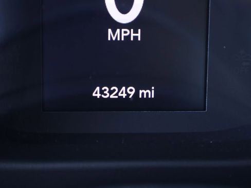 Used 2022 Jeep Gladiator Sport AWD/4WD image 9