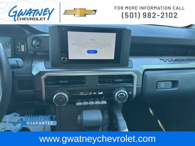 Used 2024 Toyota Tacoma SR5 AWD/4WD image 17