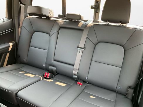 Used 2024 GMC Canyon Elevation w/ Elevation Premium Package AWD/4WD image 13