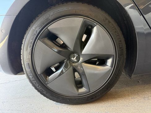 Used 2018 Tesla Model 3 Long Range RWD image 29