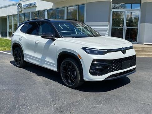 New 2026 Volkswagen Tiguan SE R-Line AWD/4WD image 3