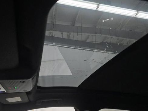 Used 2022 Volkswagen ID.4 Pro S w/ Gradient Package image 13