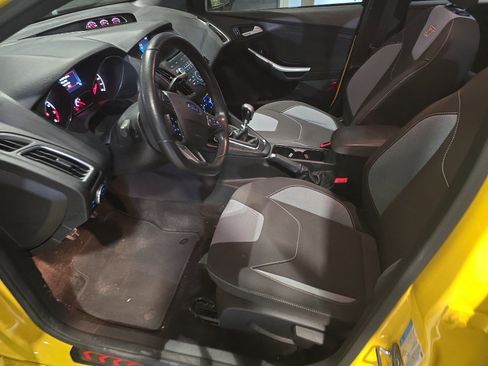 Used 2017 Ford Focus ST image 11
