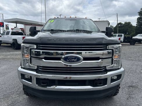 Used 2018 Ford F350 Lariat w/ FX4 Off-Road Package AWD/4WD image 3