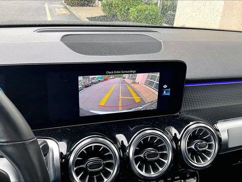 Certified 2022 Mercedes-Benz GLB 250 4MATIC image 23