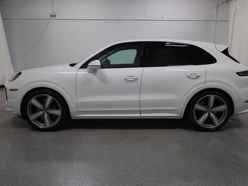 New 2025 Porsche Cayenne GTS image 2