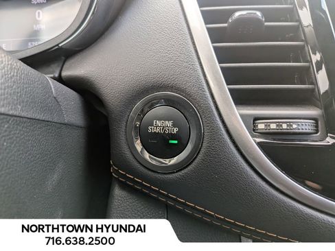 Used 2019 Chevrolet Trax LT w/ LT Convenience Package AWD/4WD image 16