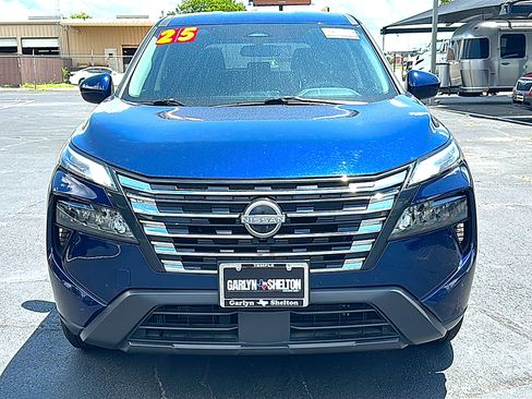 Used 2025 Nissan Rogue SV FWD image 11