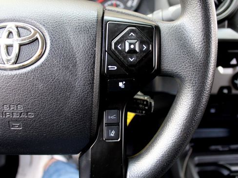 Used 2022 Toyota Tacoma SR image 25