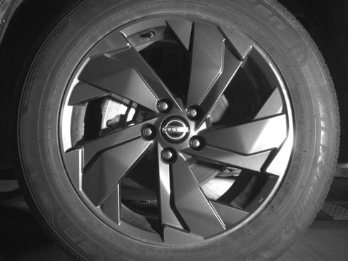 Used 2025 Nissan Rogue SV FWD image 15