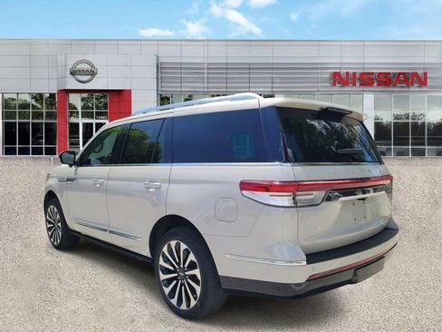 Used 2022 Lincoln Navigator Reserve RWD image 5