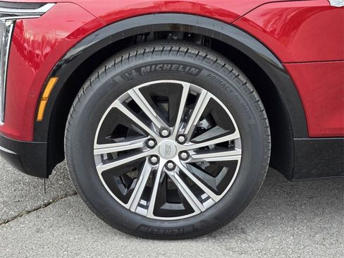 New 2025 Cadillac Lyriq Luxury image 13