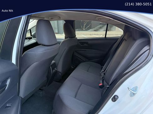 Used 2025 Toyota Corolla LE FWD image 21