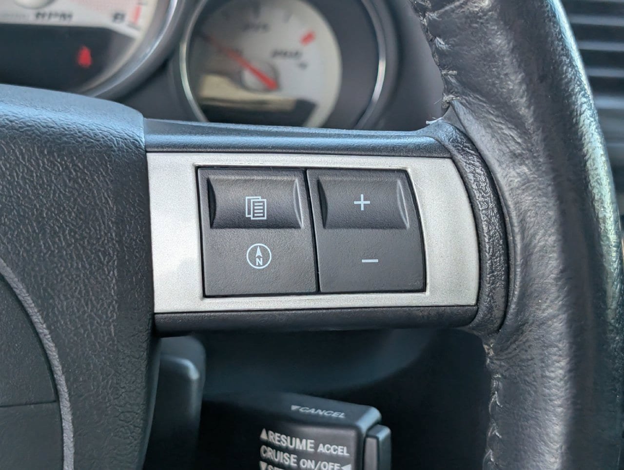 Used 2009 Dodge Challenger SRT8 w/ SRT Option Group II RWD image 22