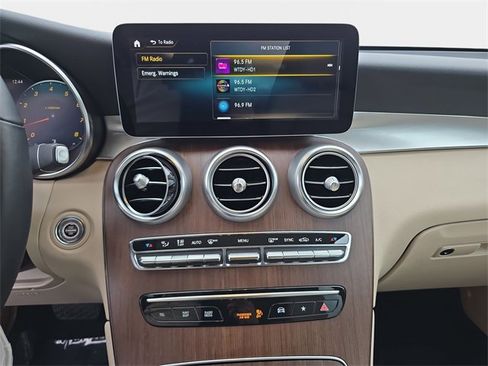 Used 2022 Mercedes-Benz GLC 300 image 23