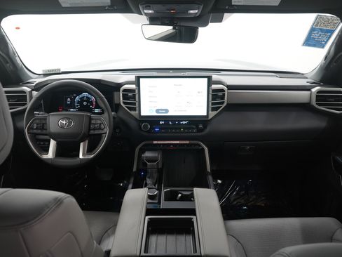 Used 2025 Toyota Tundra Limited image 12