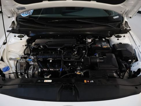 Used 2025 Hyundai Elantra SEL FWD image 31