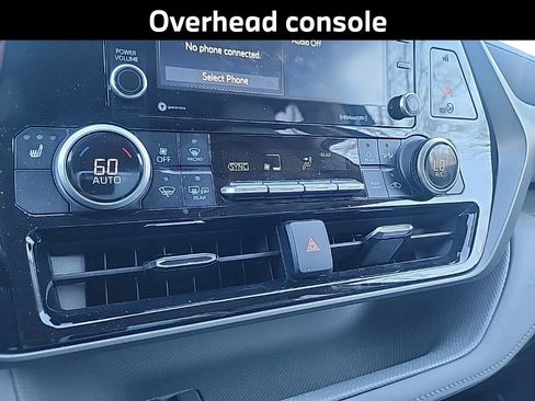 Used 2021 Toyota Highlander XLE image 17