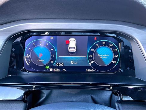 Used 2025 Volkswagen Atlas Cross Sport SE image 25