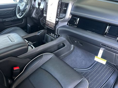 New 2025 RAM 3500 Limited image 15