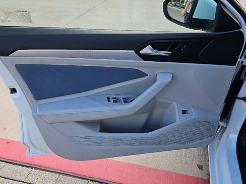 New 2026 Volkswagen Jetta SE image 12