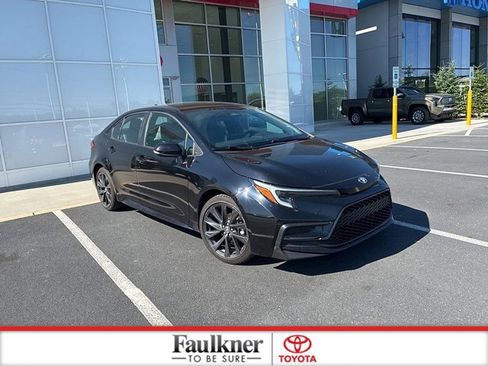 Used 2024 Toyota Corolla SE FWD image 2