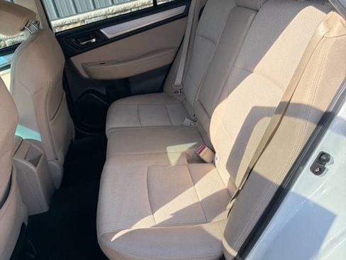 Used 2017 Subaru Outback 2.5i Premium AWD/4WD image 9